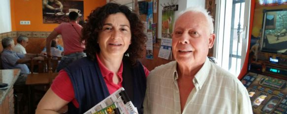 Patrocinio Lobato junto a Antonio Moncayo, uno de los agraciados // CharryTV Patrocinio Lobato junto a Antonio Moncayo, uno de los agraciados // CharryTV