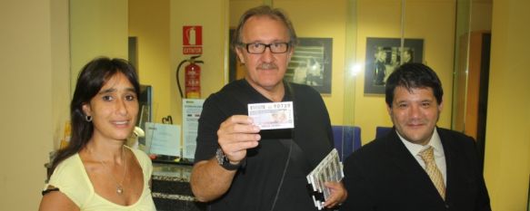 El cupón de la ONCE del lunes deja en Ronda 350.000 euros , Los diez décimos premiados fueron vendidos por Manuel María Pérez, la mayoría en el centro de salud de Santa Bárbara, 11 Sep 2012 - 20:21