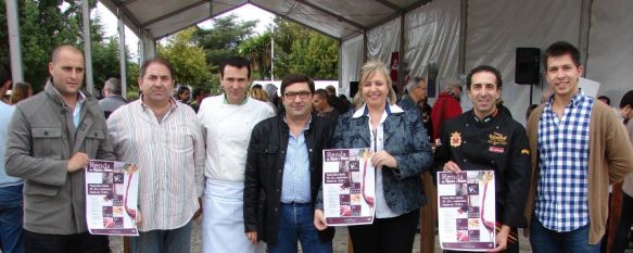 La Feria de Tapas y Vinos cierra los actos del Día del Turismo, Establecimientos de restauración y los bodegueros de la zona ofrecieron sus mejores productos, 01 Oct 2012 - 14:24