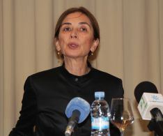 La periodista granadina Pilar del Río durante su comparecencia ante los medios. // CharryTV
