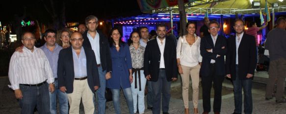 La Barriada de San Francisco inaugura el alumbrado de Feria, Los festejos han sido organizados por la Asociación de Vecinos y la Hermandad del Santo Entierro, 04 Oct 2012 - 16:25