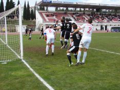 Unos 200 espectadores presenciaron el partido en una agradable mañana en la Ciudad Deportiva. // CharryTV