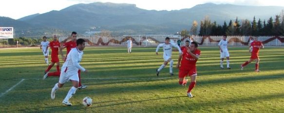 El C.D. Ronda deja escapar una renta de dos goles y vuelve a perder en casa, El Casino del Real aprovechó la fragilidad defensiva local y se impuso con goles de Sidi, Suffian y Becker, 08 Dec 2012 - 19:48