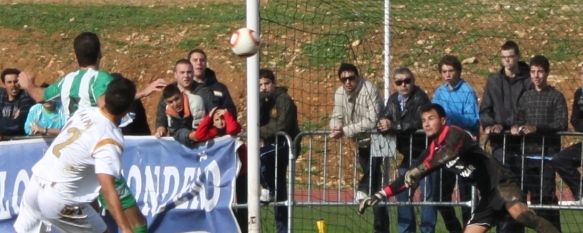 La falta de puntería priva al C.D. Ronda de lograr un nuevo triunfo, El Ciudad de Vícar se adelantó en una de sus pocas llegadas a la meta de Lolo Soler. Javi López firmó el empate en la recta final., 08 Dec 2010 - 17:46