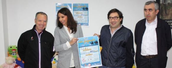 La delegada Concha Muñoz presentó la campaña acompañada de un grupo de empresarios. // CharryTV