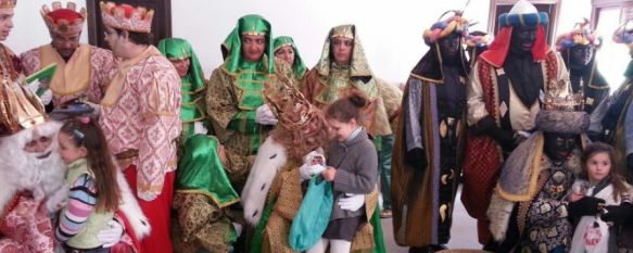 Los Reyes Magos inician su andadura por Ronda visitando las pedanías, El sábado a las 19.30 horas está prevista la Cabalgata de la Ilusión, con salida desde la calle Marcos de Obregón, 03 Jan 2013 - 16:13