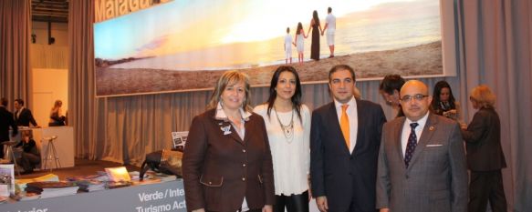 Representantes municipales junto presidente de la Diputación de Málaga y presidente del Patronato de Turismo Málaga-Costa del Sol, Elías Bendodo. // CharryTV