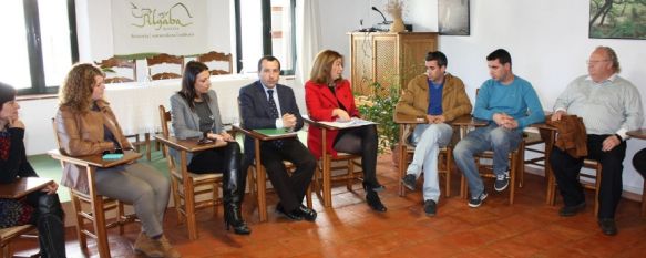 La Junta explica a empresarios de la Serranía su política para fomentar la economía social, En el encuentro han participado el delegado del Gobierno andaluz en Málaga y la directora general de Economía Social, 05 Feb 2013 - 19:30