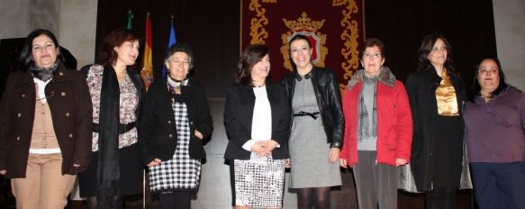 Ronda rindió homenaje a las cuidadoras en el Día Internacional de la Mujer, El acto se desarrolló en la capilla del Convento de Santo Domingo, que se llenó hasta la bandera, 12 Mar 2013 - 00:48