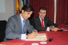Francisco Rivera y Avelino España, durante la presentación del primer proyecto en octubre de 2011. // CharryTV