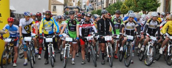 Imagen de la salida en la modalidad de bicicleta montaña de la pasada edición.  // CharryTV