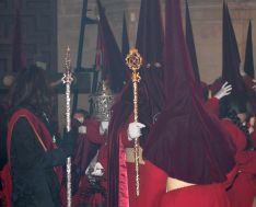 El acto penitencial se desarrolló en el interior de Santa María La Mayor. // CharryTV