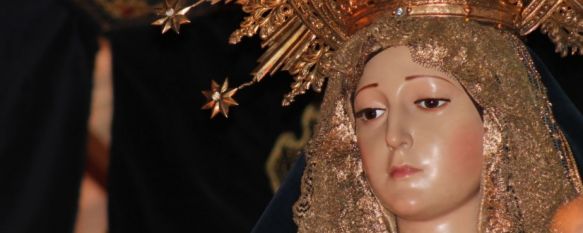 El cielo abrió paso a la Hermandad del Ecce-Homo en el esperado Jueves Santo rondeño, La ciudad se vistió de gala para vivir uno de los días más atractivos de su Semana de Pasión, 29 Mar 2013 - 03:30