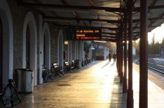 Las responsables municipales mostraron su satisfacción por el informe negativo de Fomento a sacar las vías del tren del casco urbano. // CharryTV