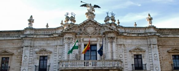 Las becas están destinadas a estudiantes de facultades o escuelas superiores, nacidos en Ronda o en la localidad pacense de Llerena. // CharryTV