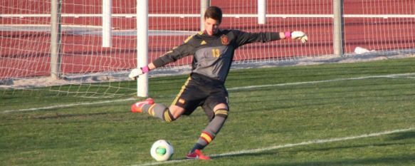 Curro Harillo, el portero menos goleado del Torneo de Desarrollo de la UEFA, La Selección Española Sub-16, con el rondeño de nuevo como titular, consumó su pleno de victorias al derrotar a Francia por la mínima, 16 Apr 2013 - 12:29