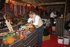 Los asistentes pudieron degustar además productos típicos de la Serranía de Ronda. // CharryTV
