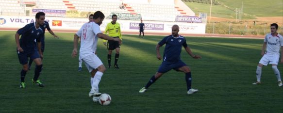 El C.D. Ronda despide la temporada derrotando con justicia al Estepona, El conjunto de Pierini remontó con goles de Corbacho (2) y Humberto el tanto inicial del visitante Santi Moreno, 14 May 2013 - 23:54