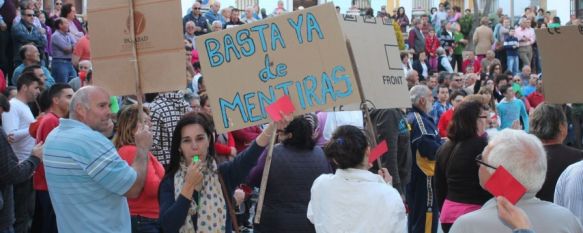 Imagen de la concentración ciudadana celebrada ayer por la tarde. // CharryTV