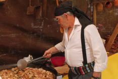 En las tabernas se han elaborado los platos tradicionales. // CharryTV