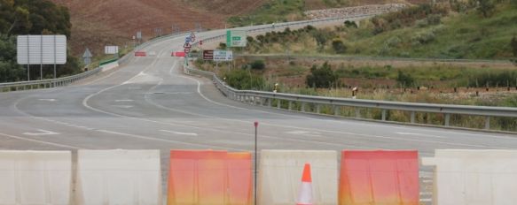 Este tramo de la carretera A-367 volverá a estar abierto a la circulación de vehículos en unos días. // CharryTV