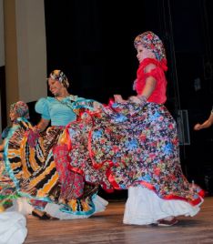 Uno de los bailes de la Compañía Barinas, de Venezuela. // Compañía Barinas