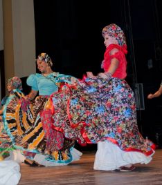 Uno de los bailes de la Compañía Barinas, de Venezuela. // Compañía Barinas