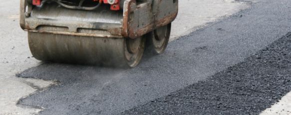 El Consistorio asfaltó en esa época más de una decena de calles con el dinero sobrante de la remodelación de la Plaza de España. // CharryTV