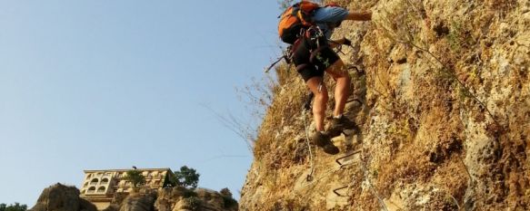 La vía ferrata cuenta con unos 80 metros de longitud y se denomina ‘Escalerilla de la muerte’ // Al Ándalus Activa