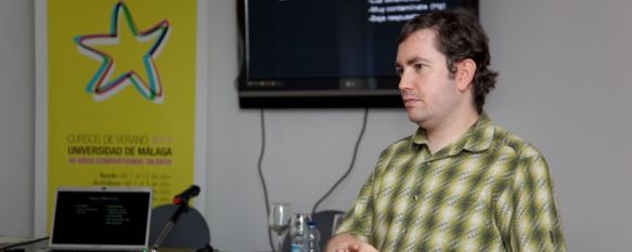 Profesor de Astrofísica de la Universidad Complutense de Madrid, Alejandro Sánchez. // CharryTV