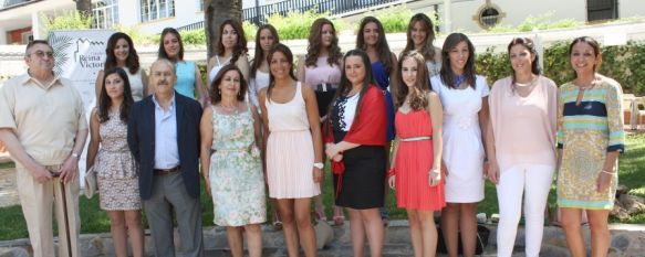 Ilusión en el tradicional encuentro con la prensa de las Damas Goyescas y su presidenta, Las jóvenes que representarán a la mujer rondeña han mostrado su desparpajo ante las preguntas de los informadores locales, 09 Jul 2013 - 20:42