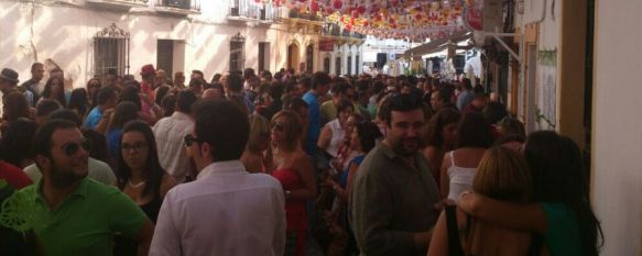 La calle Lorenzo Borrego, durante el inicio de la Feria del Centro. // CharryTV
