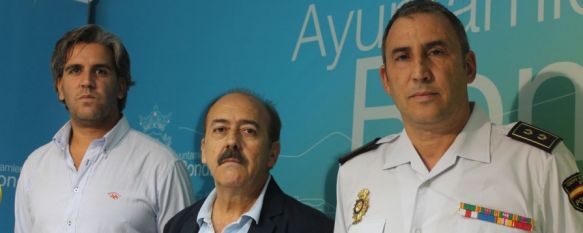 Un herido por arma blanca o la incautación de un hacha, entre los incidentes de la Feria, El concejal Antonio Arenas y el Inspector Jefe de la Comisaría de Ronda han comparecido hoy para hacer balance en materia de Seguridad, 11 Sep 2013 - 19:20