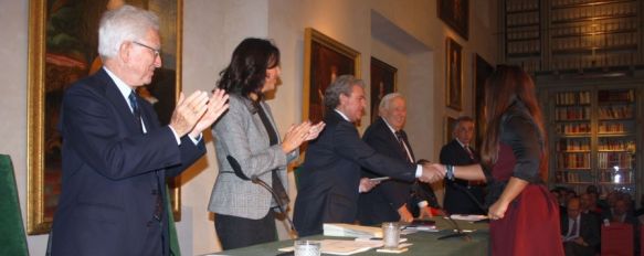 La Real Maestranza beca con 12.000 euros a tres alumnos del I.E.S. Rodríguez Delgado, La institución ha dado a conocer el fallo del Patronato de Becas y Premios Universitarios, presidido por Manuel Olivencia, 12 Sep 2013 - 20:12