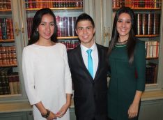 Rebeca Gallego, Manuel Gutiérrez y María Navarro recibieron una beca de 12.000 euros. // CharryTV