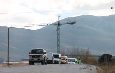 Esta parte del trazado conecta con la rotonda de acceso al nuevo hospital comarcal, cuyas obras también se encuentran paralizadas. // CharryTV