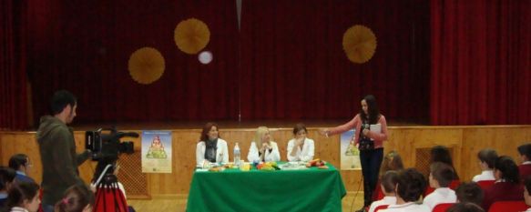 Enfermeras del Área Sanitaria hablan sobre nutrición en el programa ‘Pequeños Reporteros’, Los alumnos del Colegio Virgen de la Paz se convierten en periodistas para entrevistar a Cris Guerrero, Campeón del Mundo de Enduro Junior en 2005, 20 Nov 2013 - 16:41