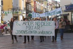 Algunas de las profesoras han portado pancartas con distintos mensajes. // CharryTV