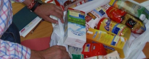 Asuntos Sociales y Cruz Roja inician el reparto de alimentos a familias necesitadas, Se repartirán unos 20.000 kilos de alimentos no perecederos en los próximos dos meses. , 07 Jul 2011 - 18:37