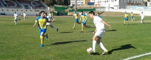 El canterano Borja volvió a ser la referencia ofensiva del equipo de Ángel Oliva. // Miguel Ángel Mamely