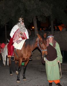 El Rey Melchor fue el primero en llegar. // CharryTV