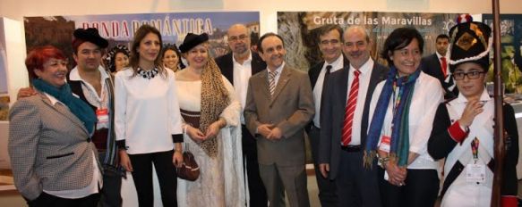 Rafael Rodríguez visitó ayer el stand de Ronda Romántica. // CharryTV