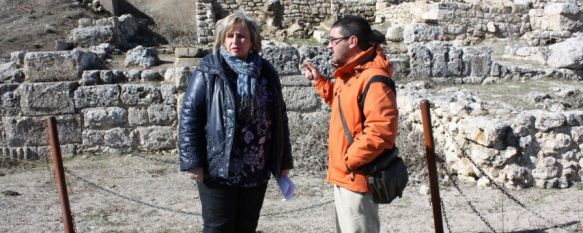 El Ayuntamiento pedirá a la Junta la gestión del yacimiento arqueológico de Acinipo, El recinto, que data del siglo I (a.C) y cuenta con uno de los teatros más importantes de Andalucía, ofrece un avanzado estado deterioro , 07 Feb 2014 - 18:32