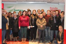 Medio centenar de militantes y simpatizantes han mostrado su apoyo a la portavoz municipal del PSOE. // CharryTV