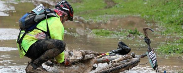 El barro y la lluvia protagonizan la X edición del Homenaje a los 101 Kilómetros de La Legión, En la prueba, marcada por una extrema dureza, participaron 2.700 deportistas de diferentes modalidades, 31 Mar 2014 - 14:24