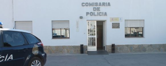 En la UCI tras recibir un corte en el cuello con un vaso roto, La Policía Nacional ha detenido a un vecino de Ronda, de 34 años, como presunto autor de un delito de tentativa de homicidio, 31 Mar 2014 - 17:15