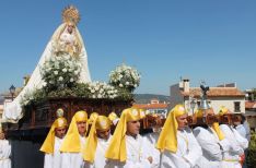 María Santísima de La Paloma, portada por los hermanos horquilleros. // CharryTV