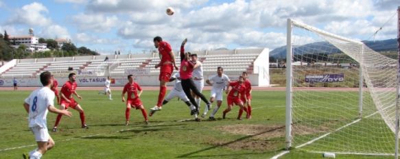 El C.D. Ronda pone fin a la competición liguera goleando a la U.D. Maracena (4-0), Los rondeños han sumado 23 puntos en las últimas once jornadas, contando por victorias sus seis últimos compromisos en la Ciudad Deportiva, 12 May 2014 - 15:15