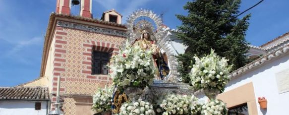 Devoción y altas temperaturas en la procesión de la Virgen de La Paz, La Patrona de Ronda estuvo acompañada por multitud de fieles a lo largo de su recorrido, 12 May 2014 - 15:32