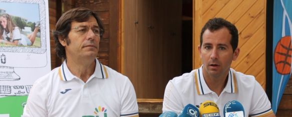 Unos 1.800 niños se darán cita en los campamentos de verano de Unicaja en Ronda, Representantes de la Obra Social Unicaja han presentado hoy el English Camp y Ronda Aventura, 28 May 2014 - 19:29